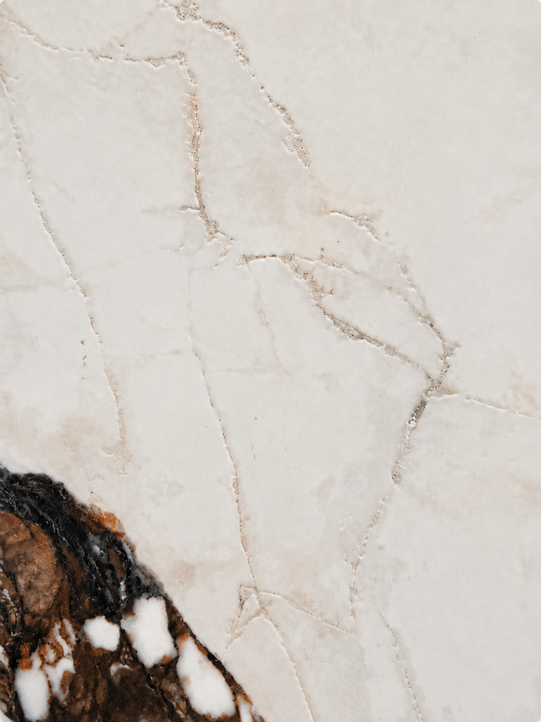 Ivory stone with delicate warm veining